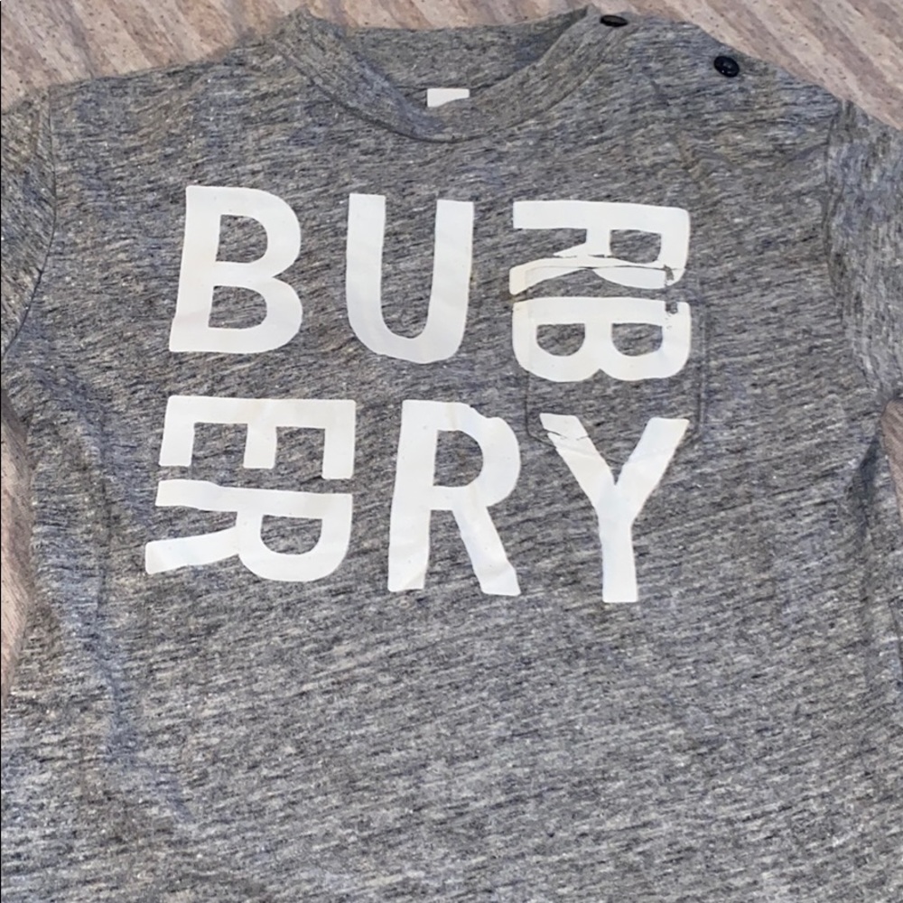 Burberry tee